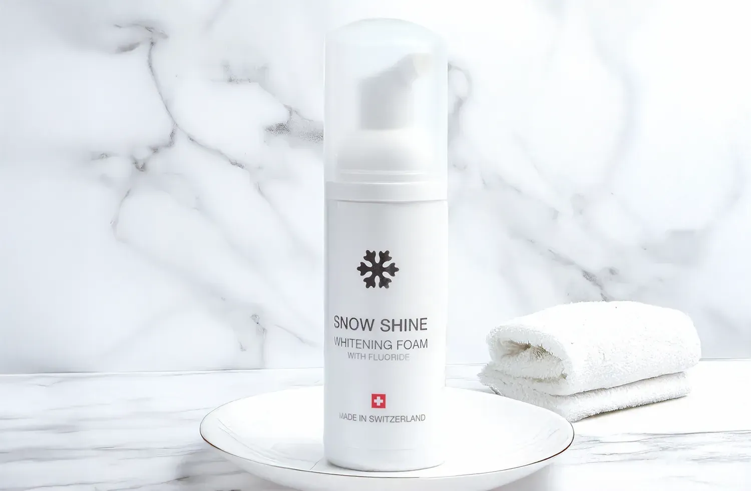 SNOW SHINE Whitening Foam mit Nano-Hydroxylapatit, Fluorid, Propolis und Salbeiöl für Zahnfleischpflege und frischen Atem